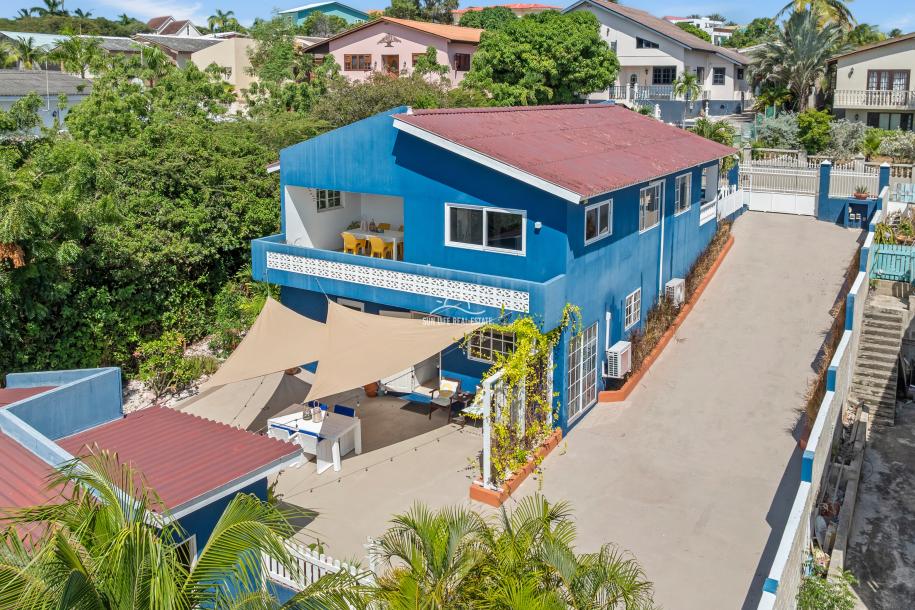 Mini-Resort with 3 Rental Units and Pool for Sale in Cas Grandi-69