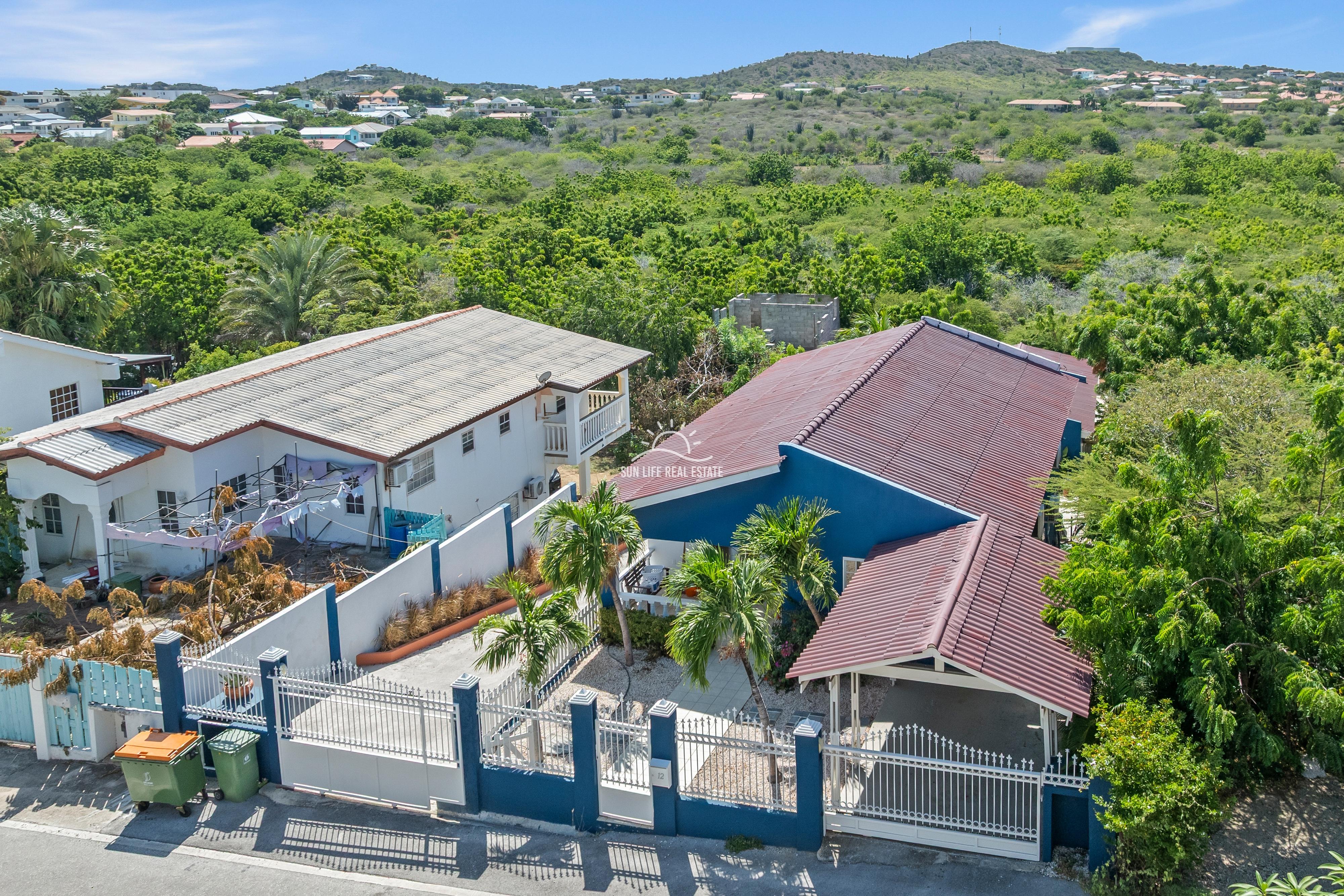 Mini-Resort with 3 Rental Units and Pool for Sale in Cas Grandi