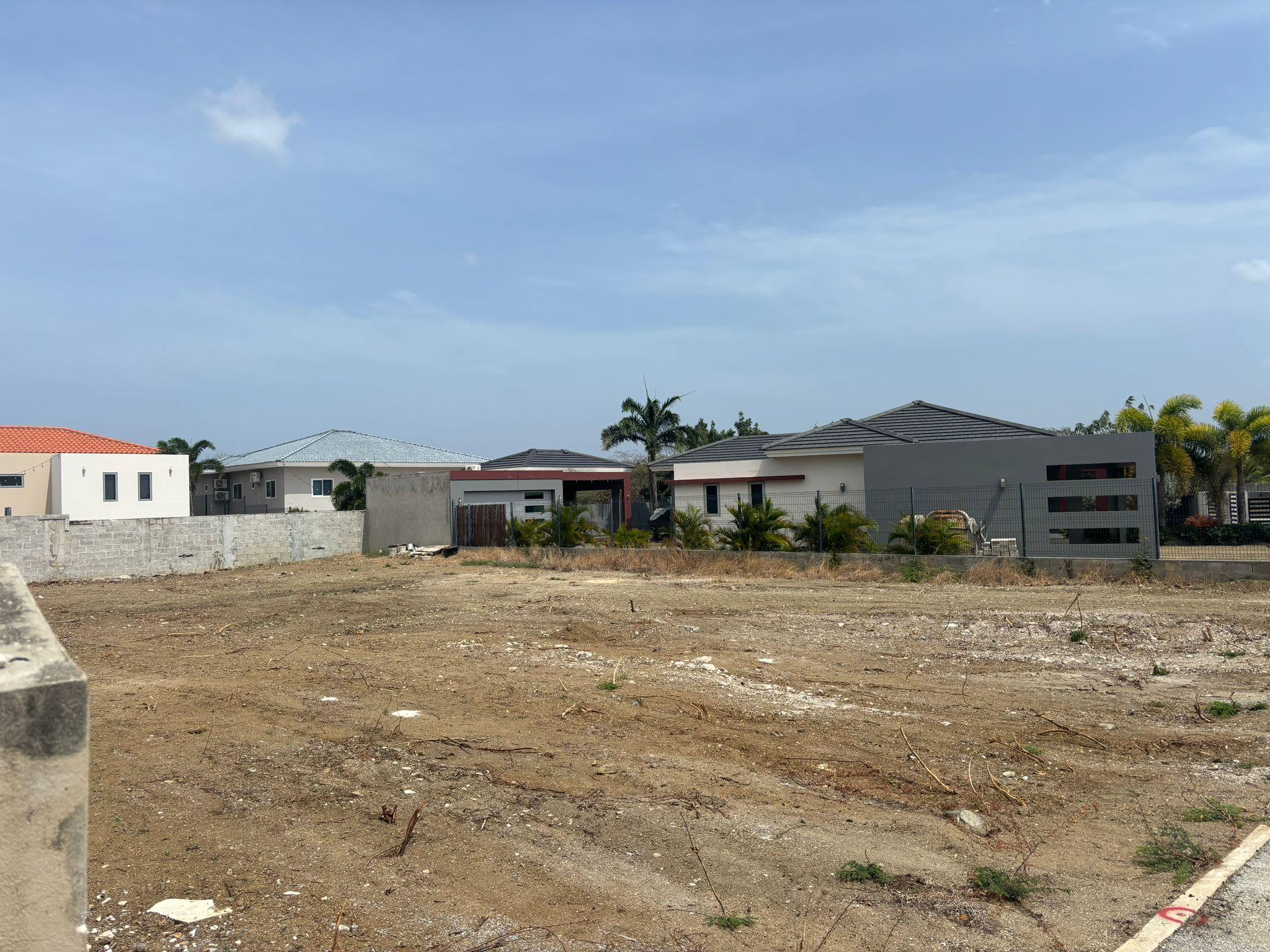 Build-Ready Lot with Approved Modern Villa Design in Brakkeput Mei Mei