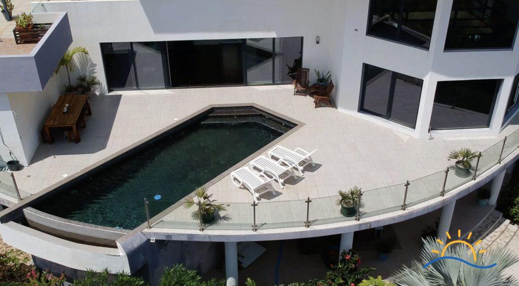 Luxury 4-Bedroom Villa in Brakkeput with Views Over Spanish Waters