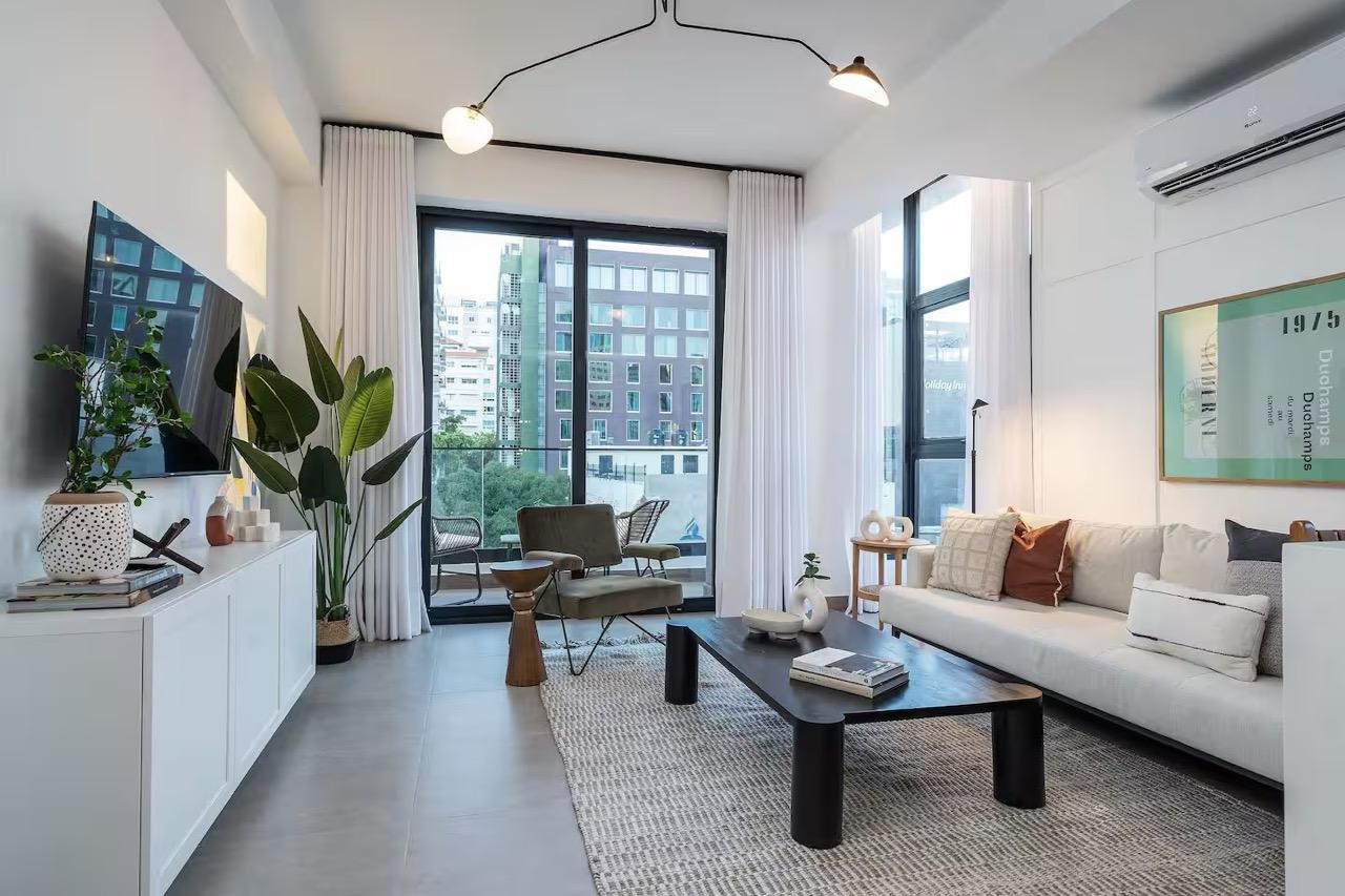 Luxury 1-Bedroom Apartment for Sale in Piantini – Fully Furnished with Proven Airbnb Income