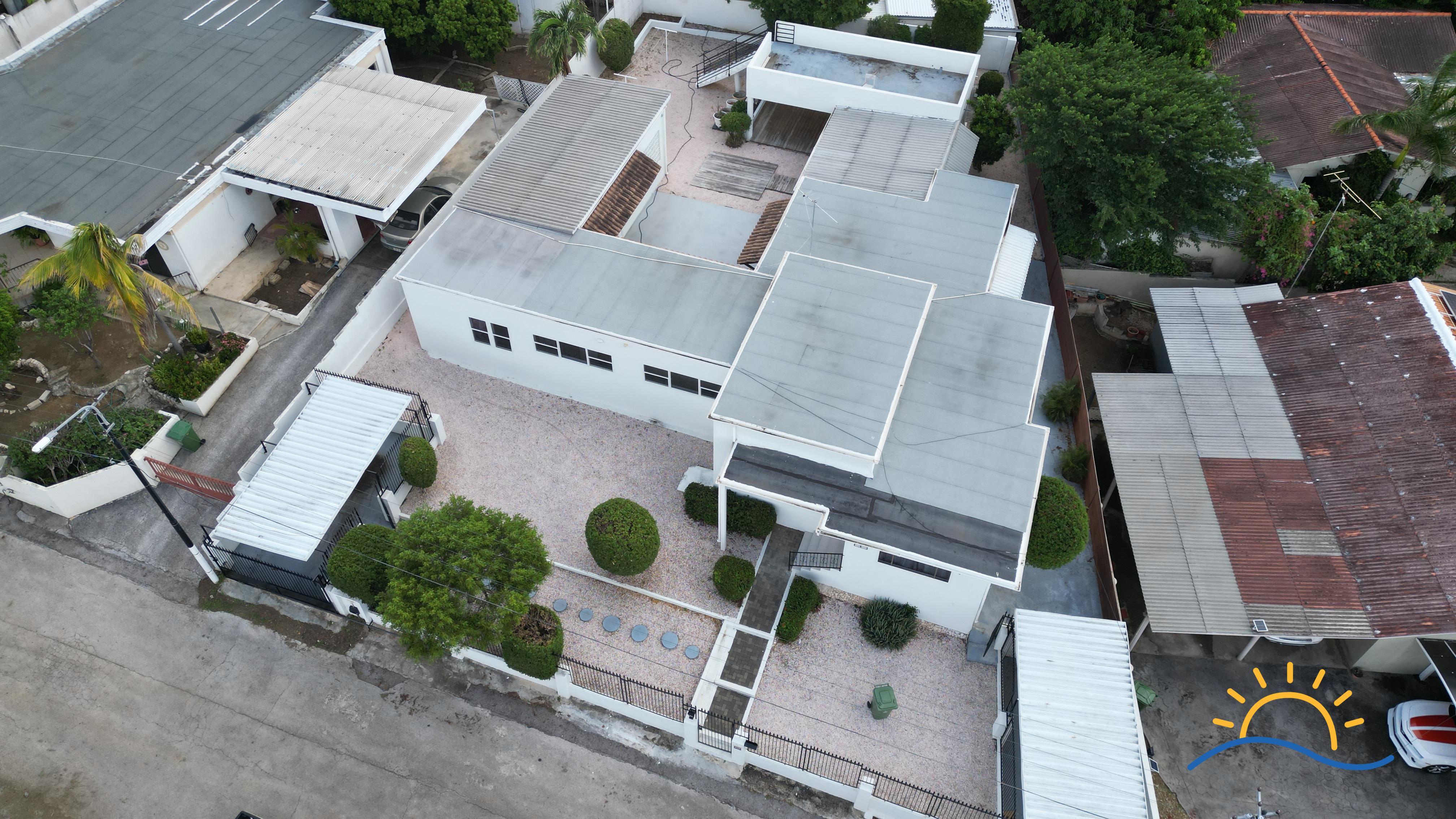 Spacious 4-Bedroom Villa with Rooftop Views for rent in Janwe