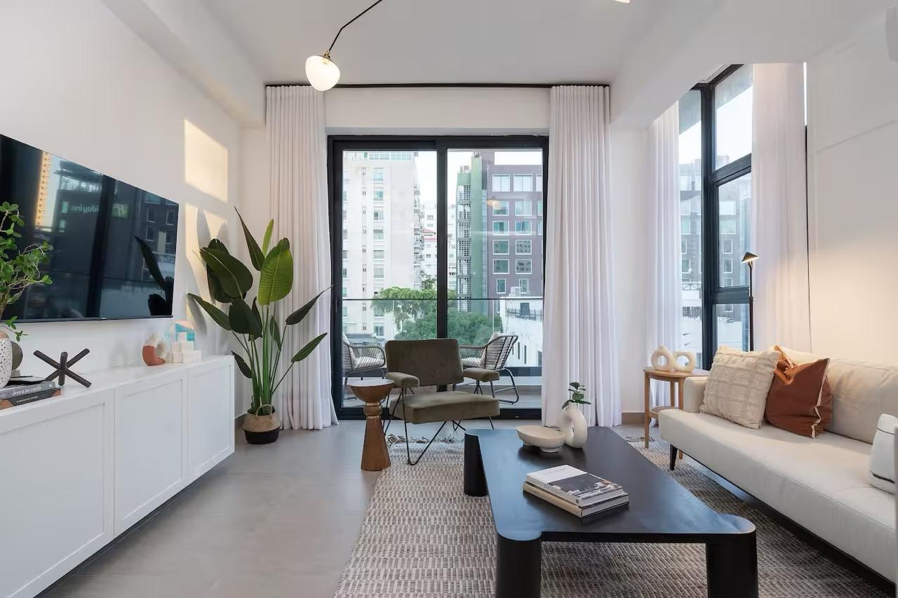 Luxury 1-Bedroom Apartment for Sale in Piantini – Fully Furnished with Proven Airbnb Income