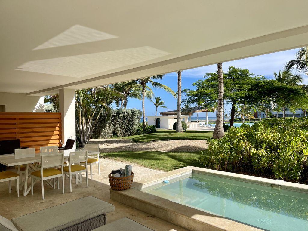 Spacious 2-Bedroom Beachfront Apartment with Panoramic Sea Views