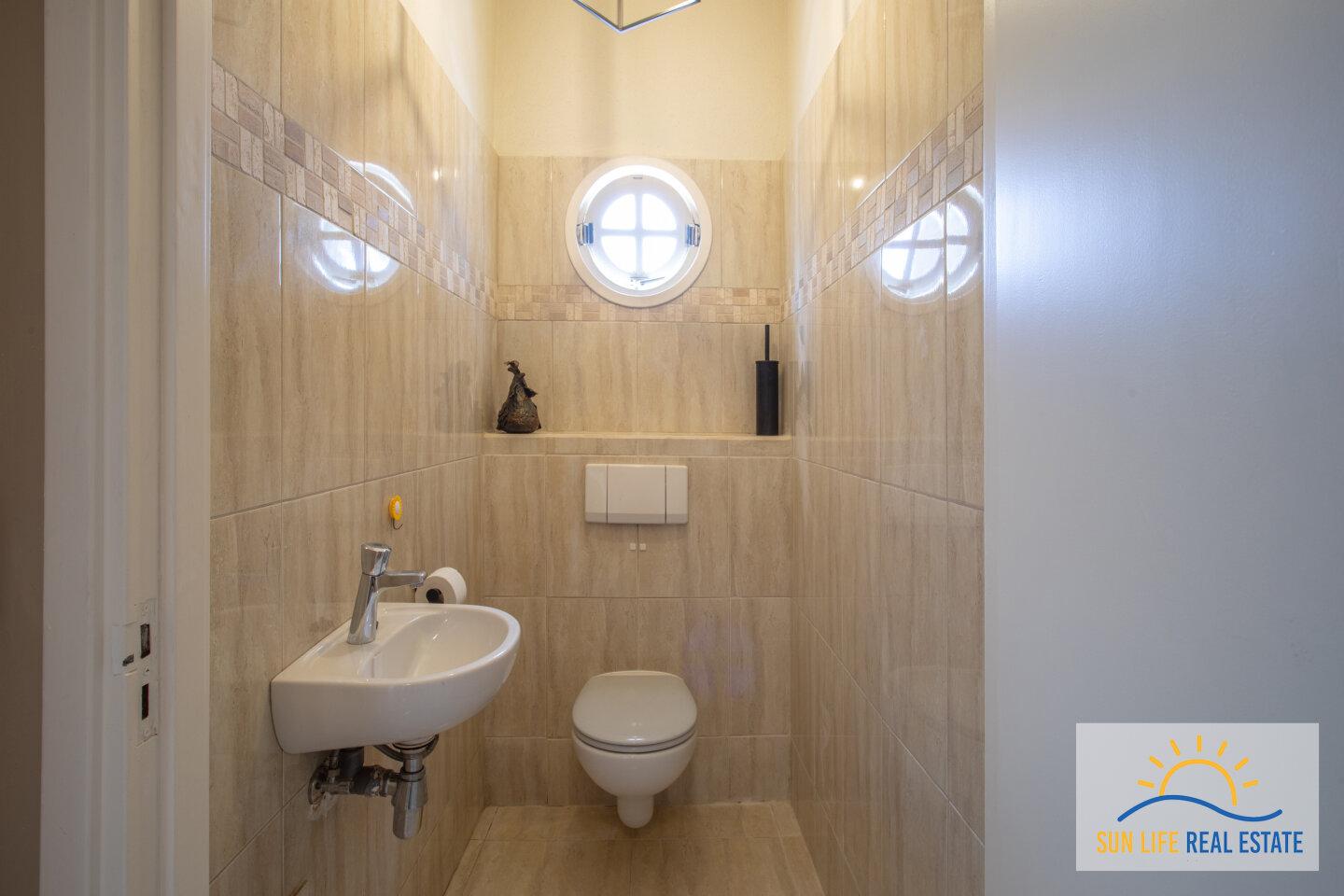 Luxury and spacious house for sale in Villapark Zuurzak