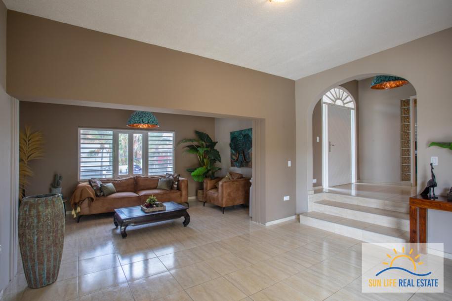 Luxury and spacious house for sale in Villapark Zuurzak-6