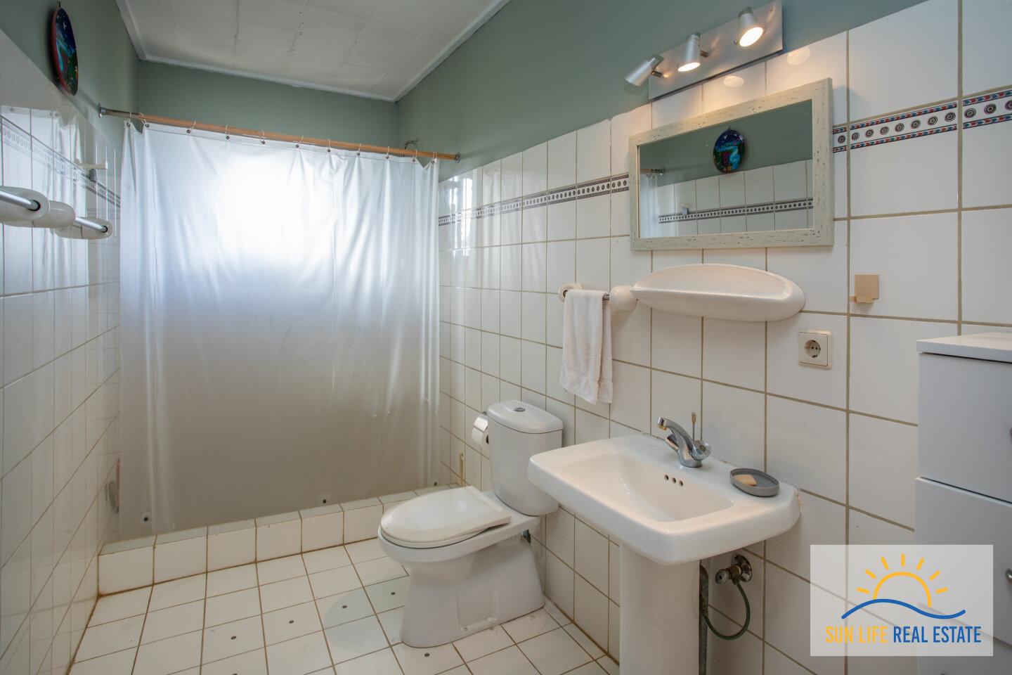 Large Fixer Up for Sale in Jan Thiel on a 1300 M2 plot