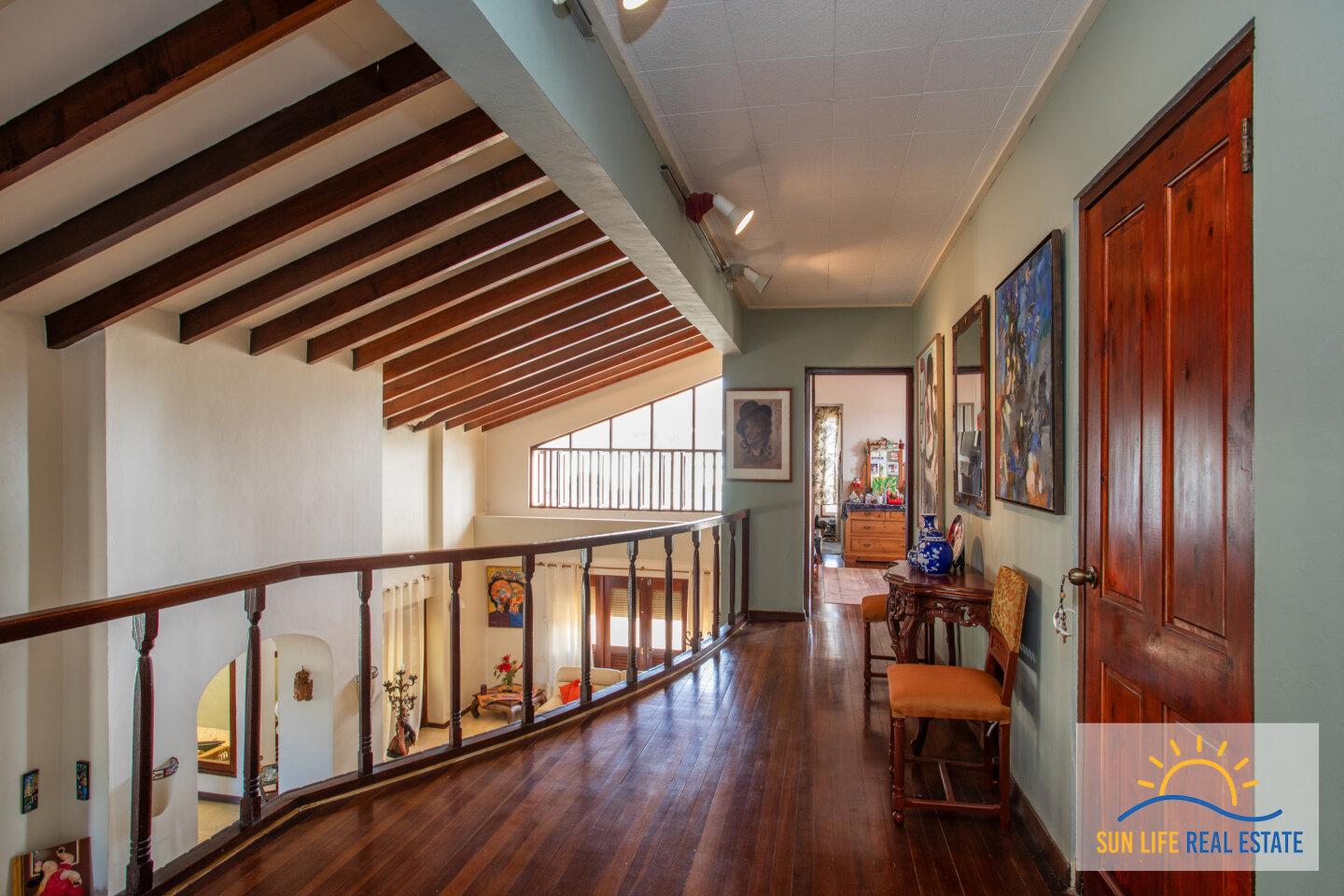 Large Fixer Up for Sale in Jan Thiel on a 1300 M2 plot