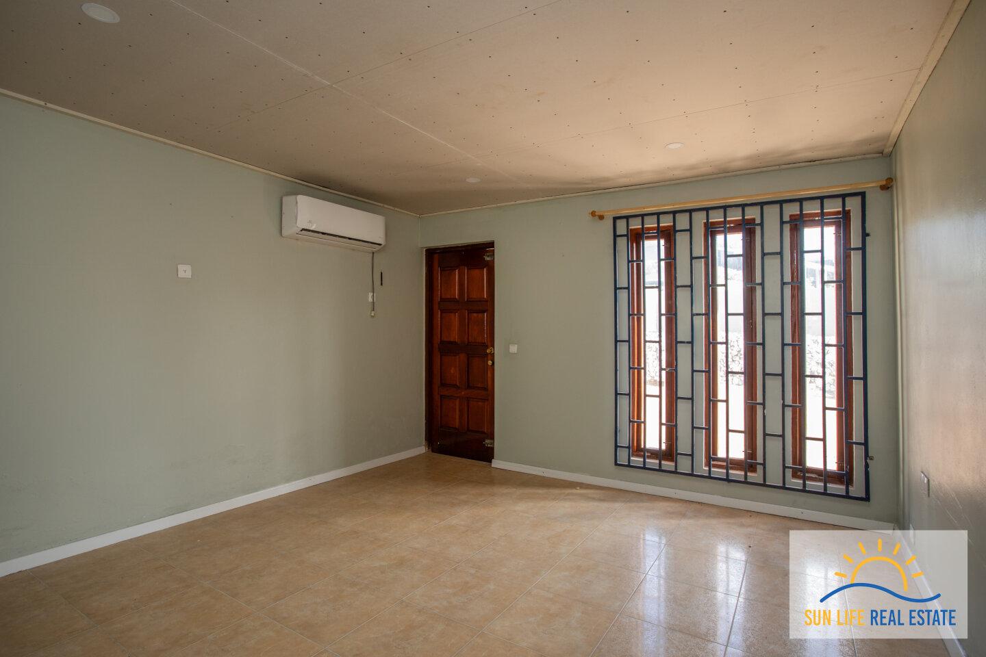 Large Fixer Up for Sale in Jan Thiel on a 1300 M2 plot