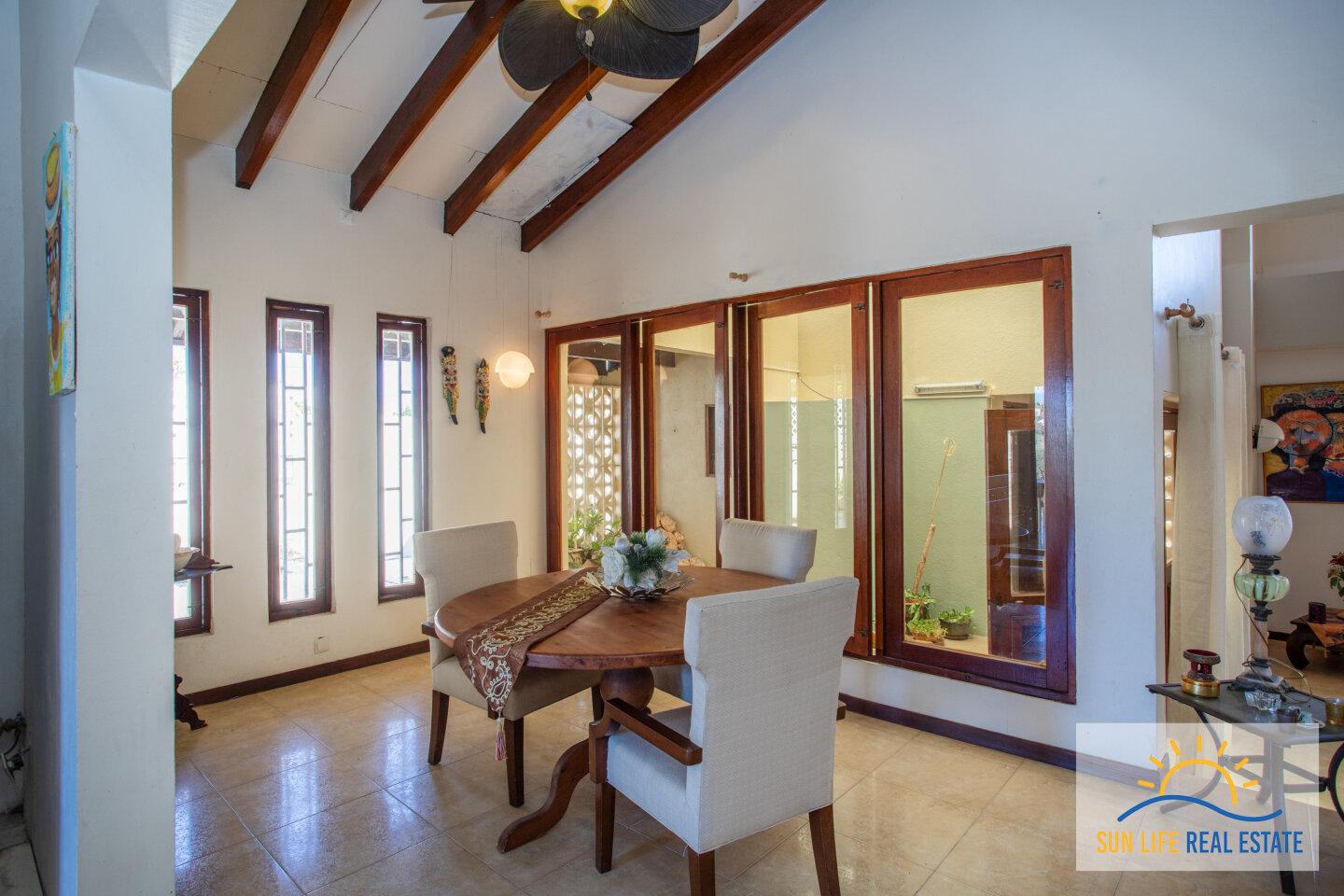 Large Fixer Up for Sale in Jan Thiel on a 1300 M2 plot