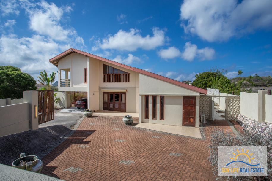 Large Fixer Up for Sale in Jan Thiel on a 1300 M2 plot-10