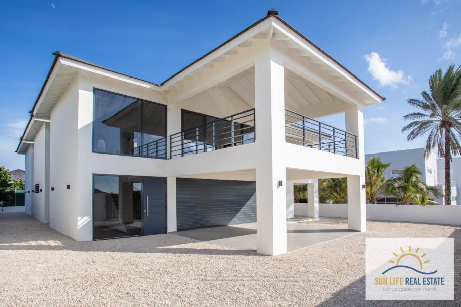 Newly Built and Modern Villa with Sea View for Sale in Vista Royal-13
