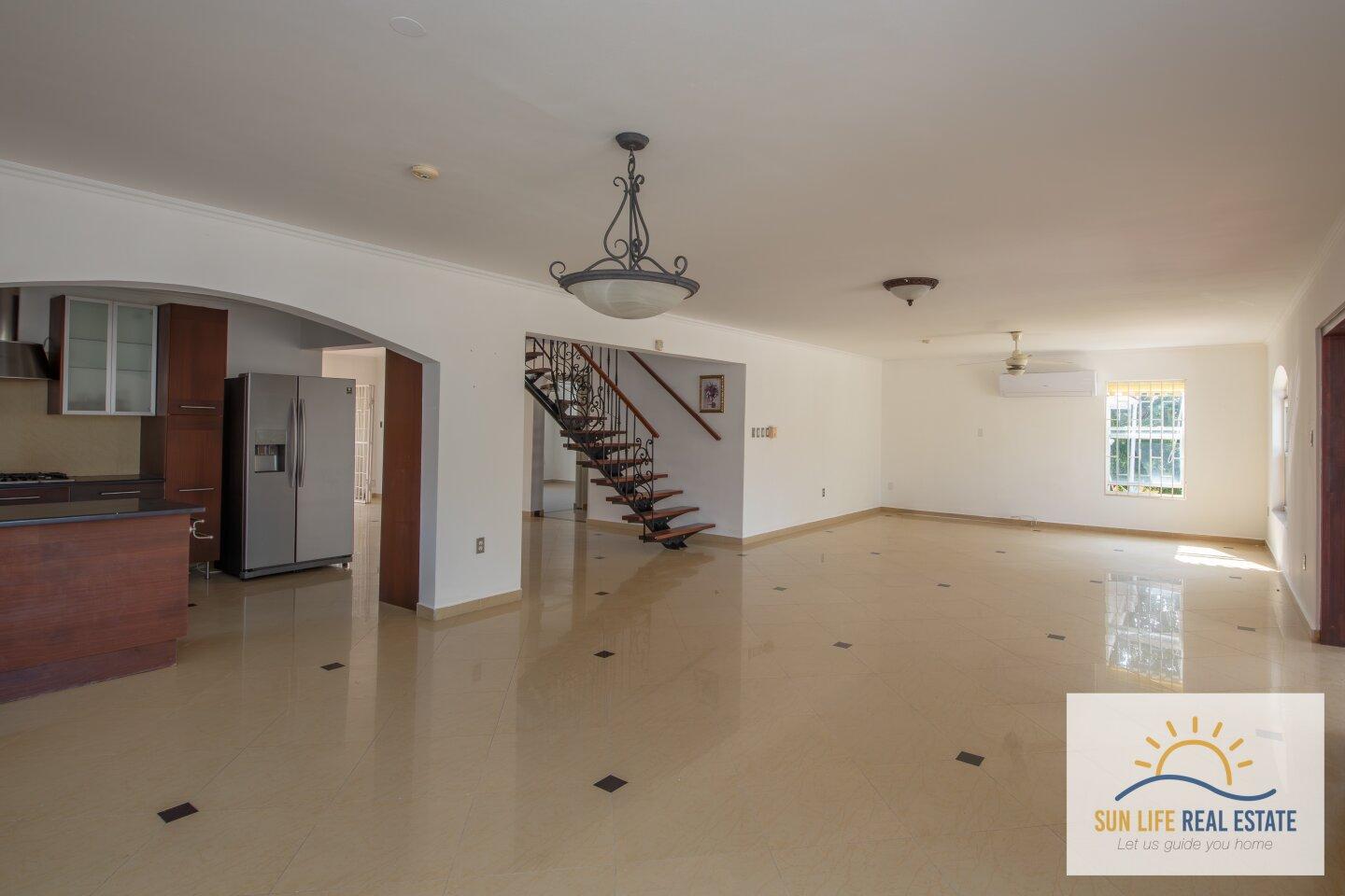 Exclusive and Spacious Residence at Villapark Zuurzak For Sale