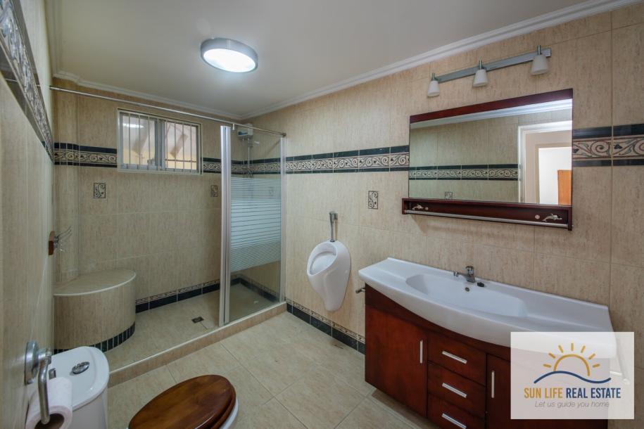 Exclusive and Spacious Residence at Villapark Zuurzak For Sale-33