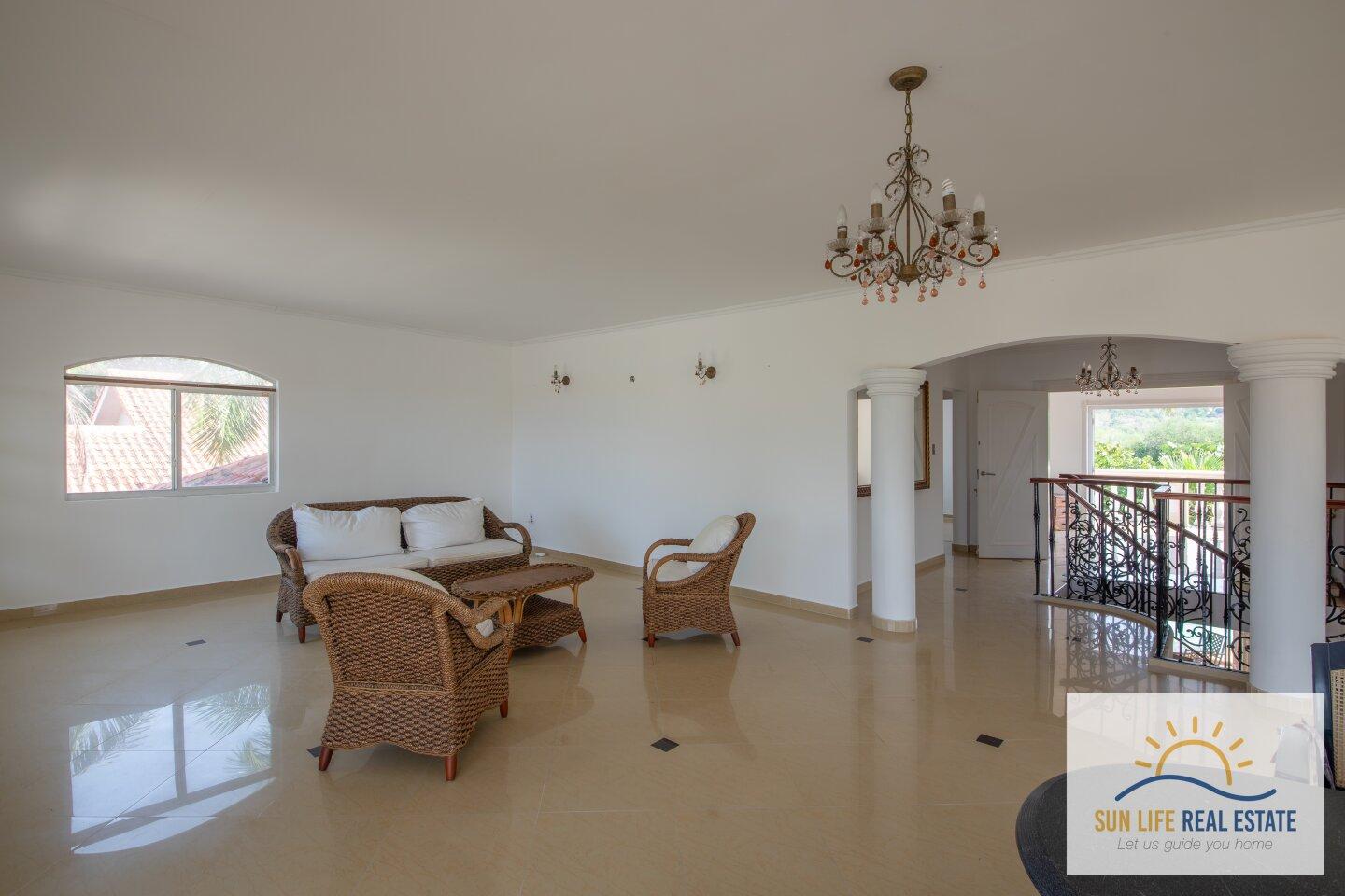 Exclusive and Spacious Residence at Villapark Zuurzak For Sale