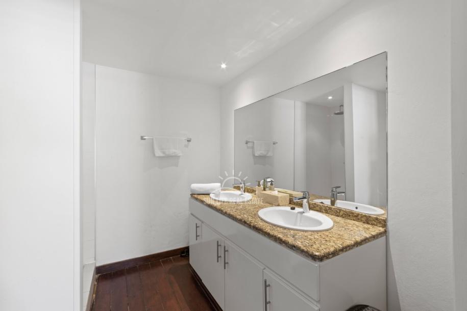 Stunning Villa with Modern Comfort and Natural Charm in Vista Royal-25