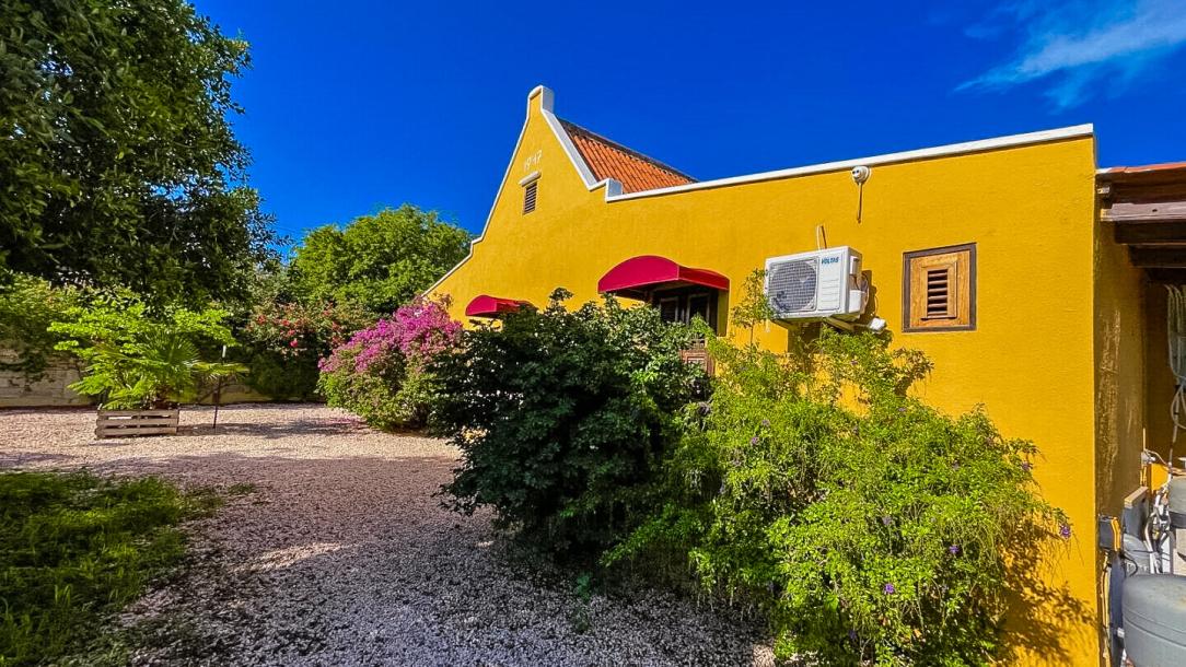 Plantation style villa for sale in Mahuma-4