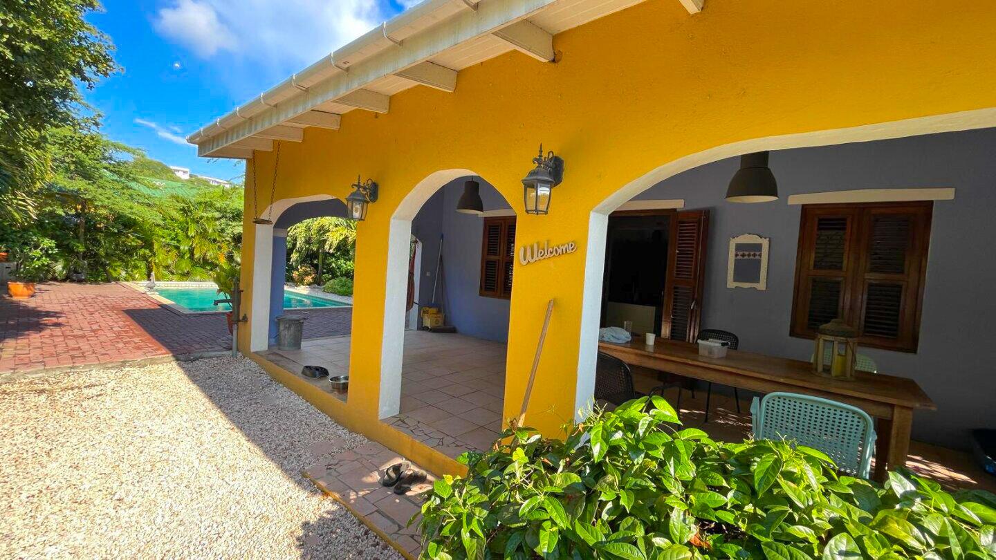 Plantation style villa for sale in Mahuma
