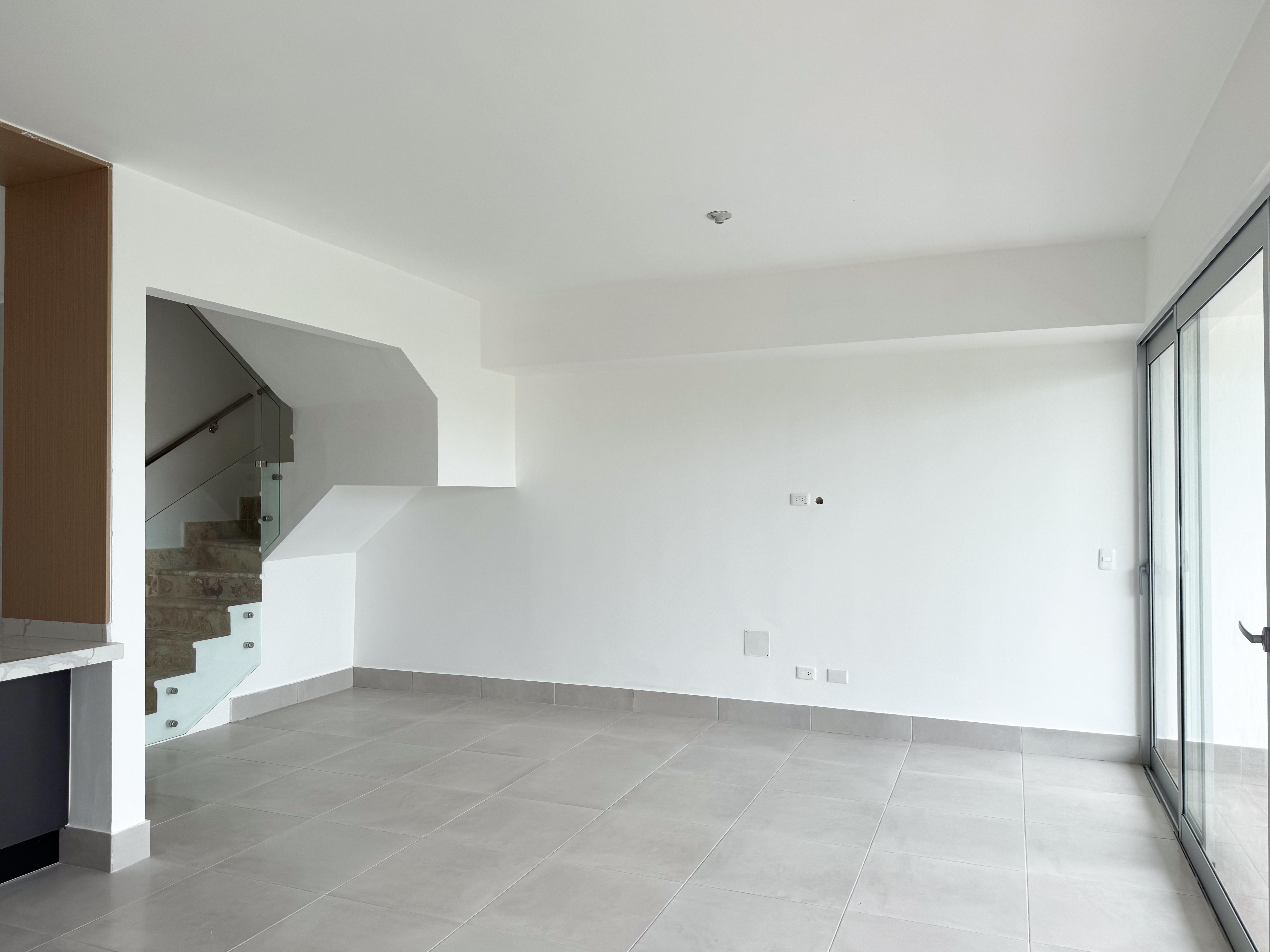 3 bedrooms villa for sale in White Sands