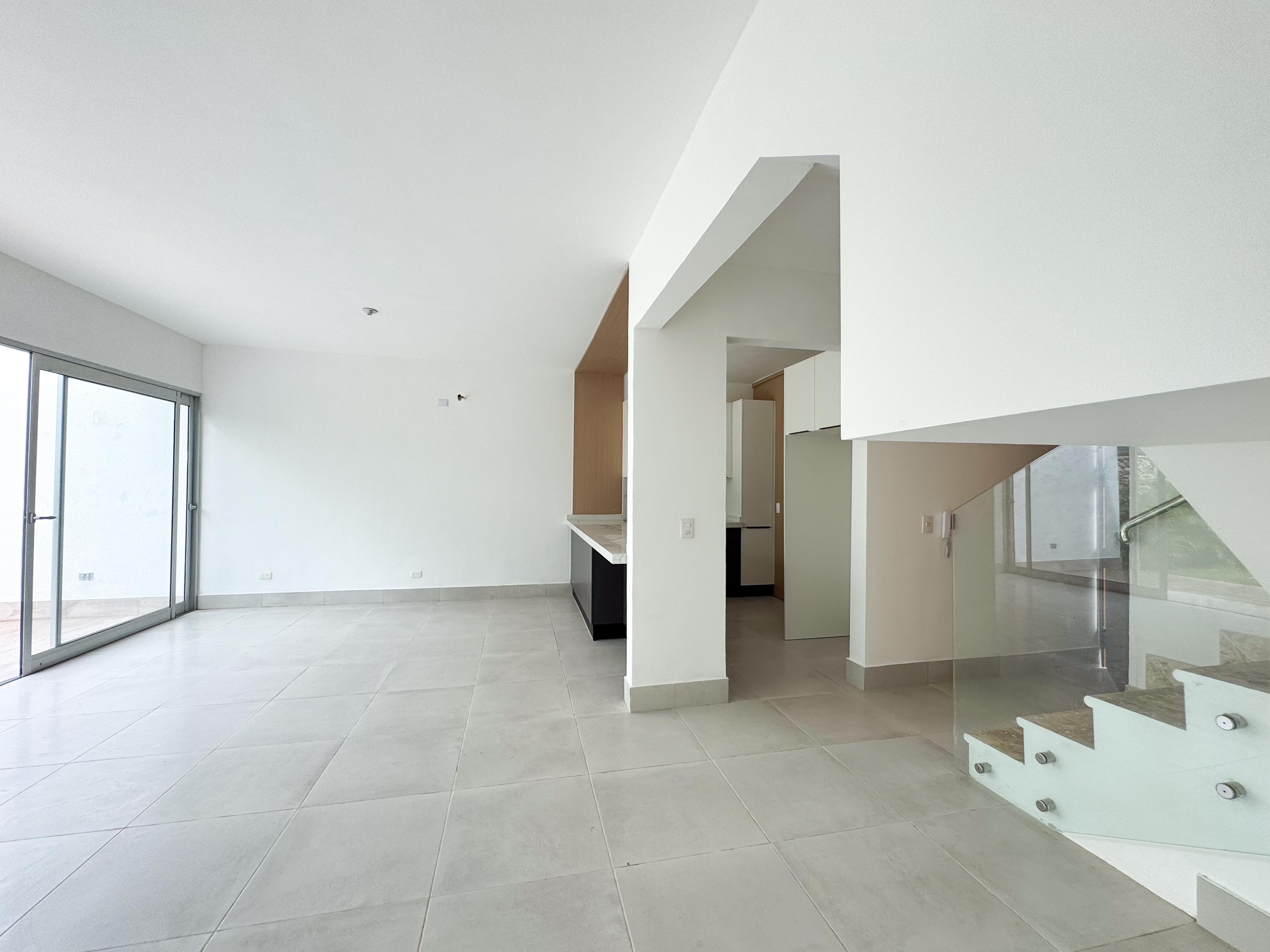 3 bedrooms villa for sale in White Sands