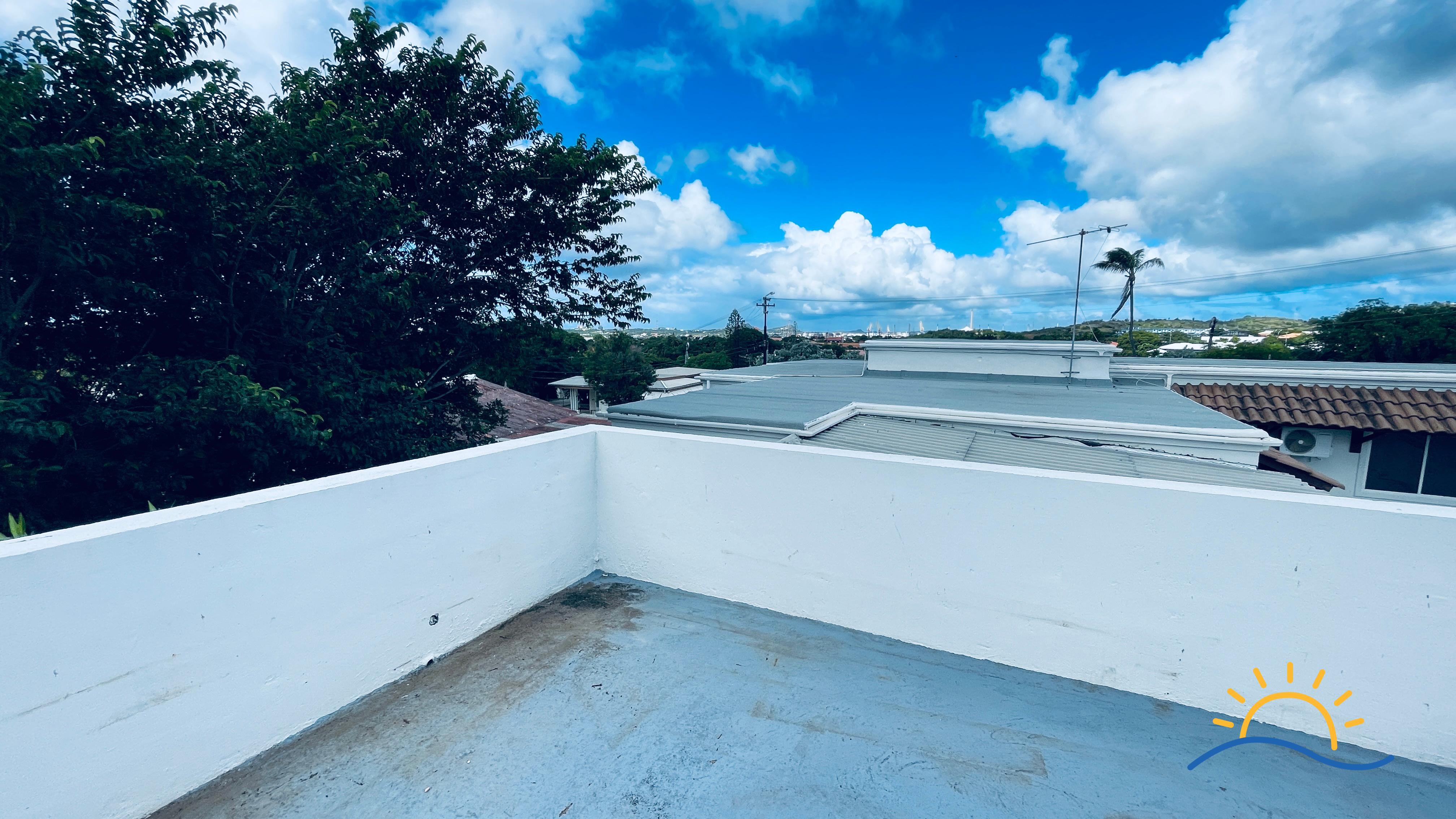 Spacious 4-Bedroom Villa with Rooftop Views for rent in Janwe