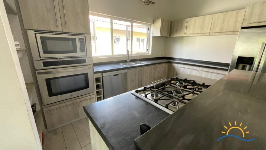 Beautiful large villa in the safe Damasco resort-10