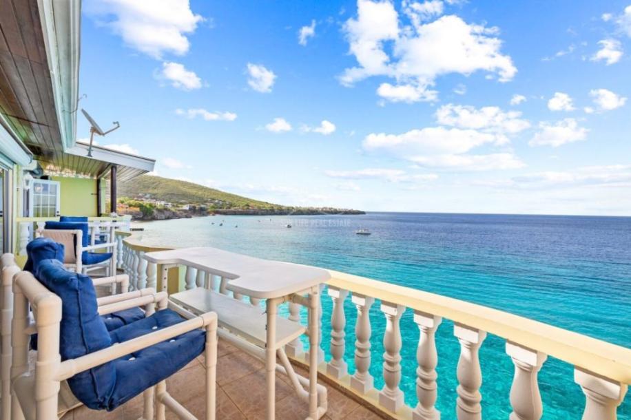 Oceanfront house for sale in Westpunt-18