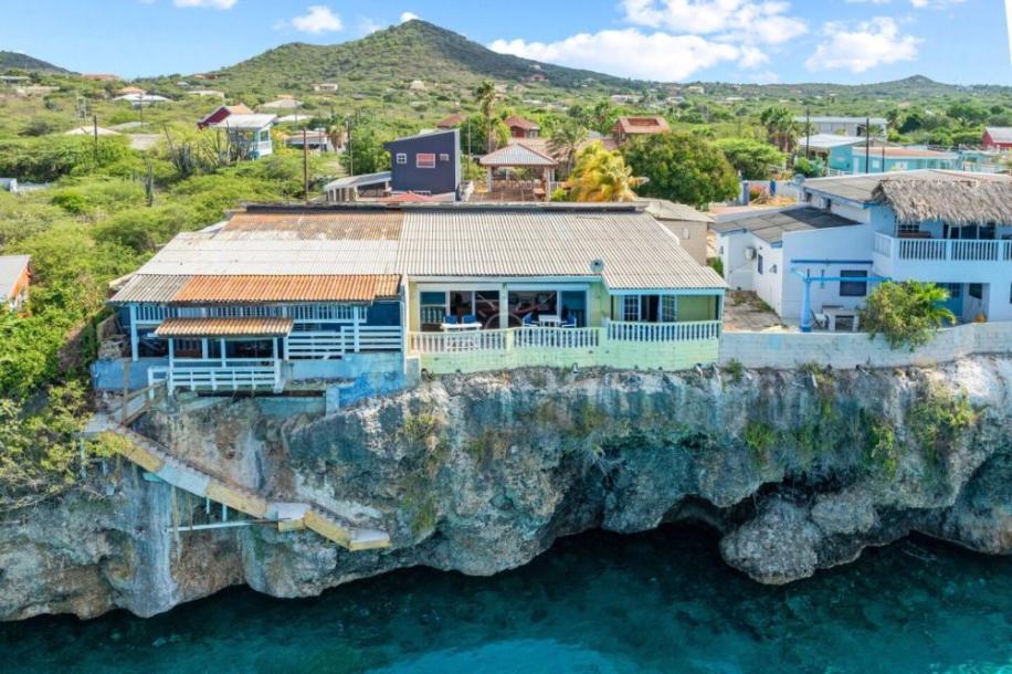 Oceanfront house for sale in Westpunt-38