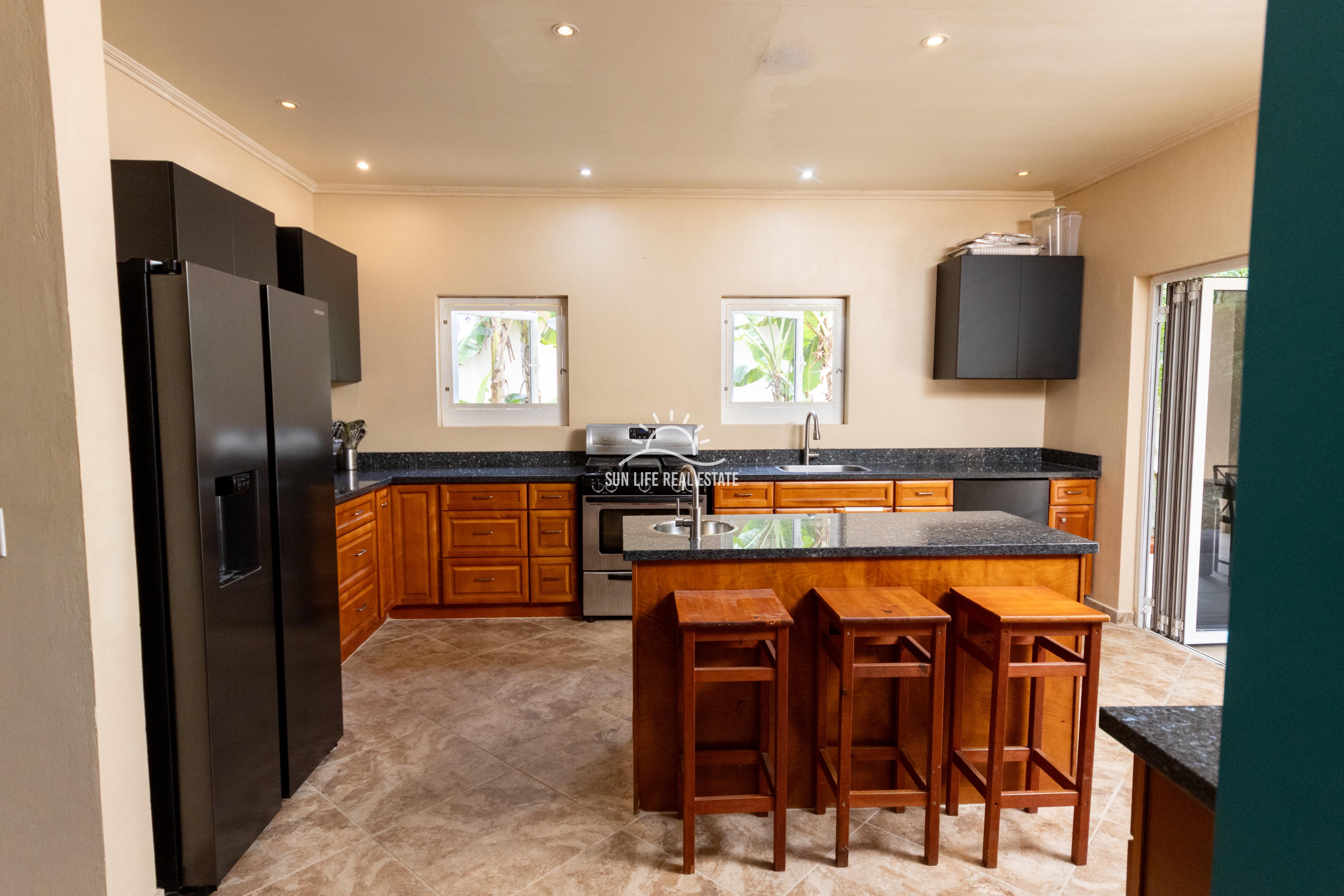 Spacious Family Home for Rent in Montaña