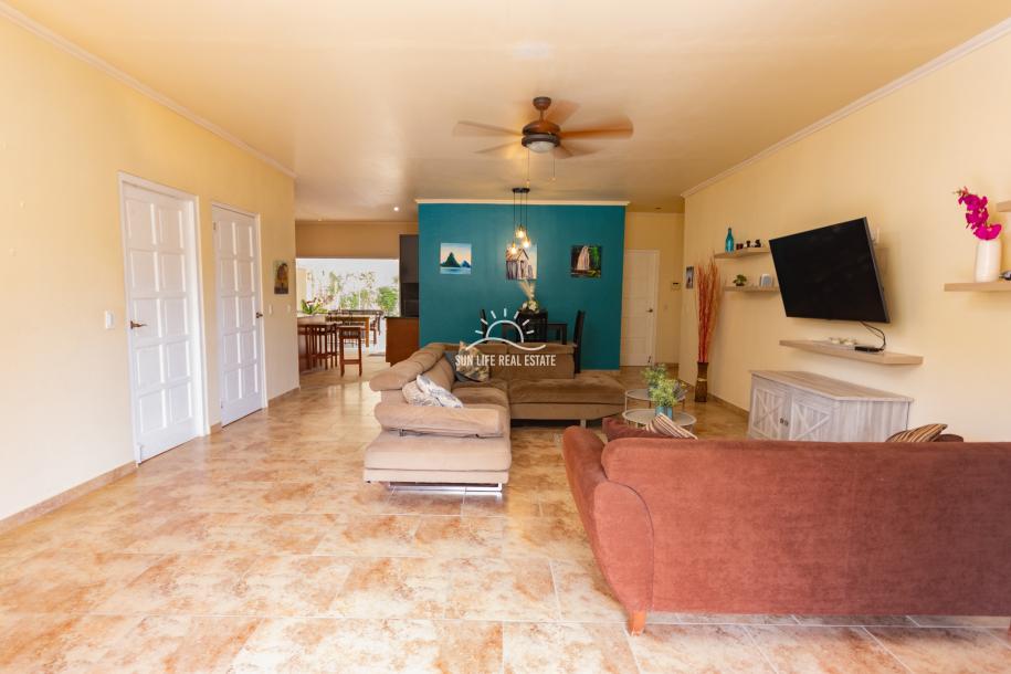 Spacious Family Home for Rent in Montaña-6