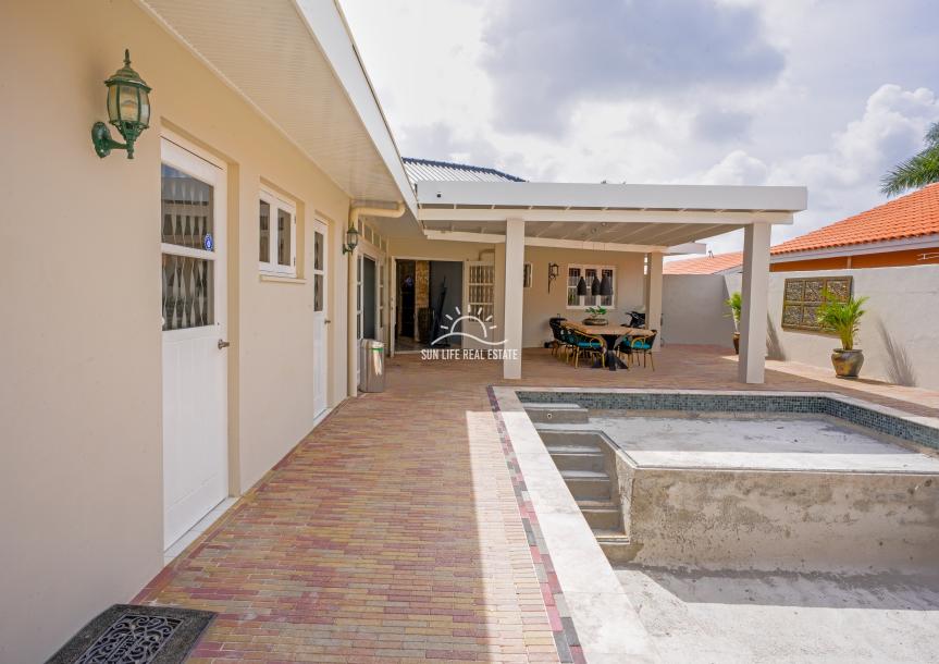 Expansive Home with Apartment & Generous Lot for Sale in Bottelier-40