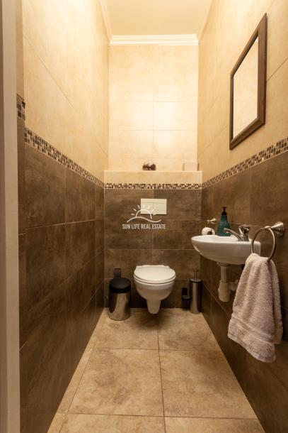 Spacious Family Home for Rent in Montaña-38