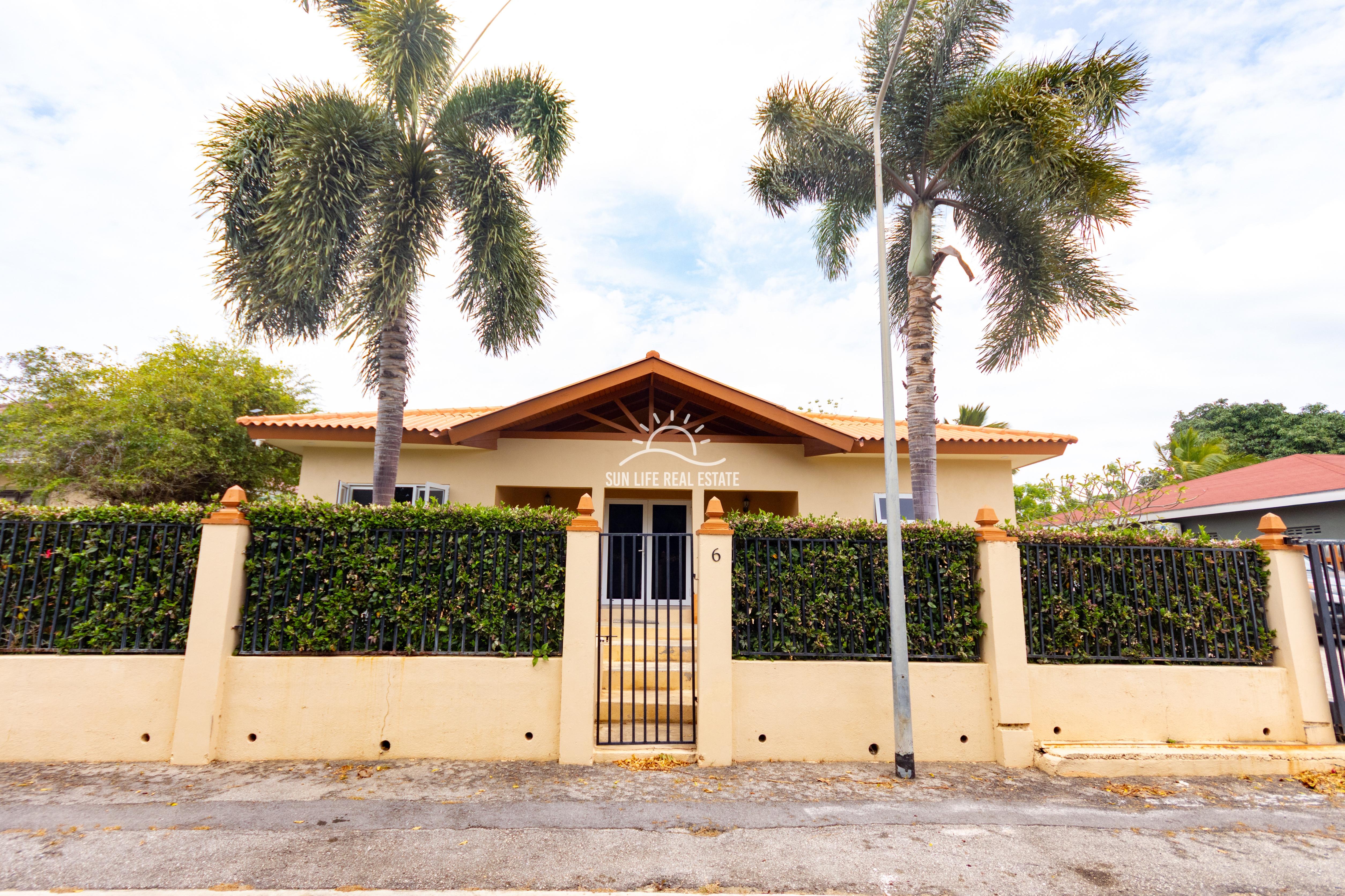 Spacious Family Home for Rent in Montaña