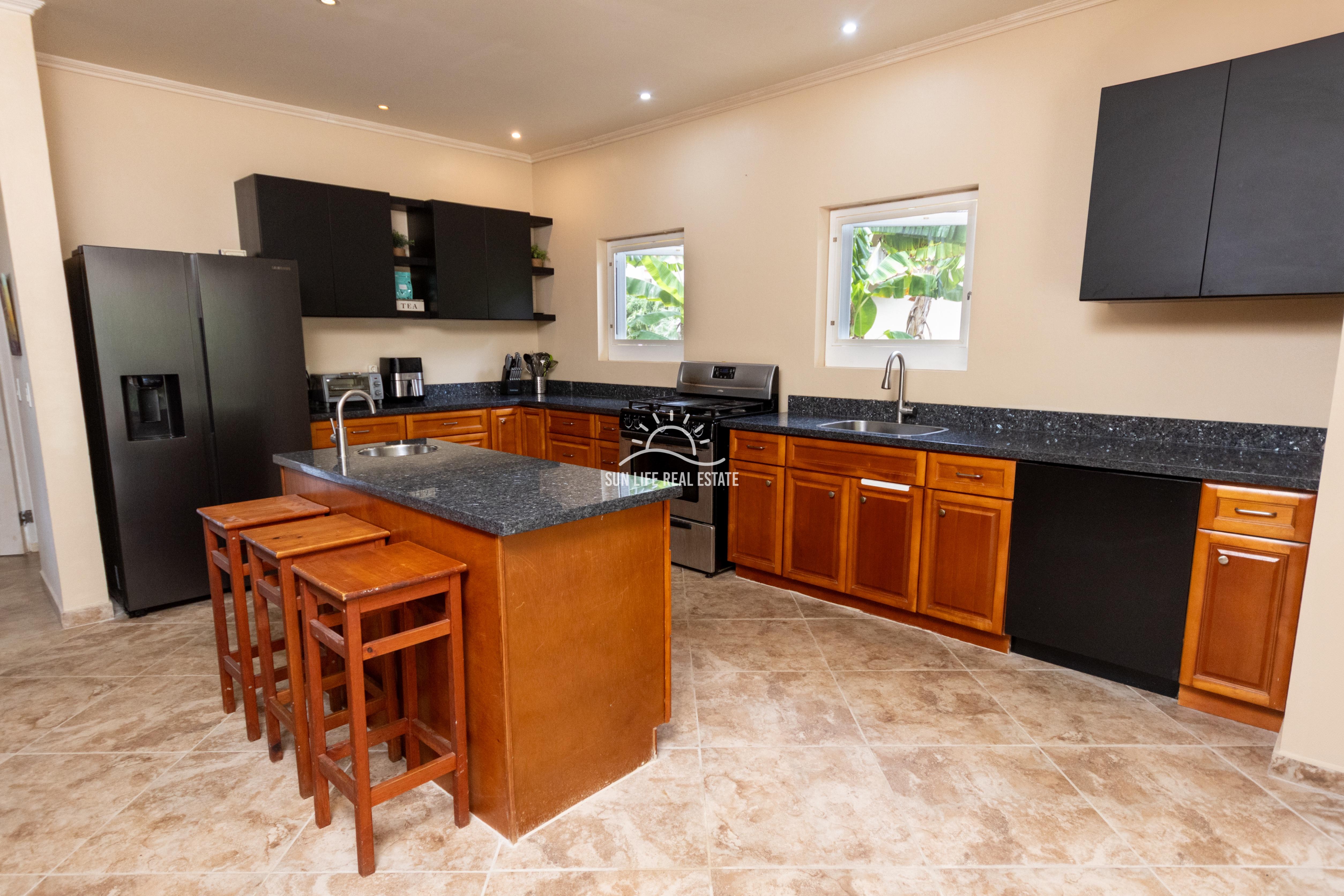 Spacious Family Home for Rent in Montaña